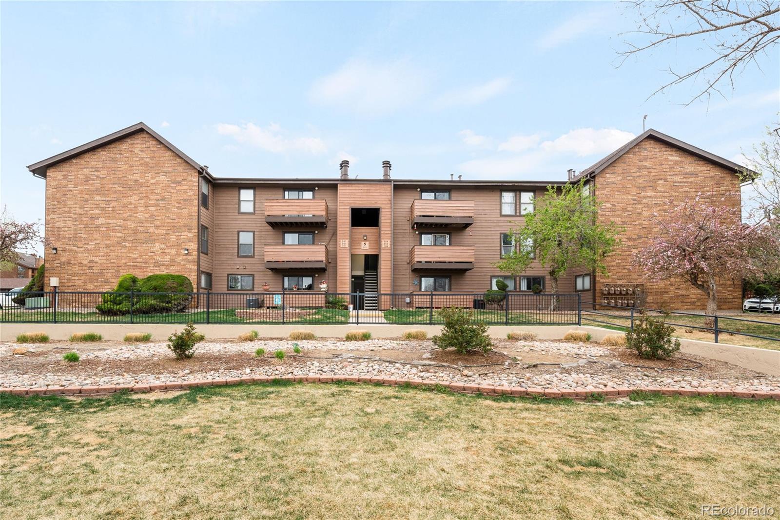 211 Wright Street Lakewood CO 80228