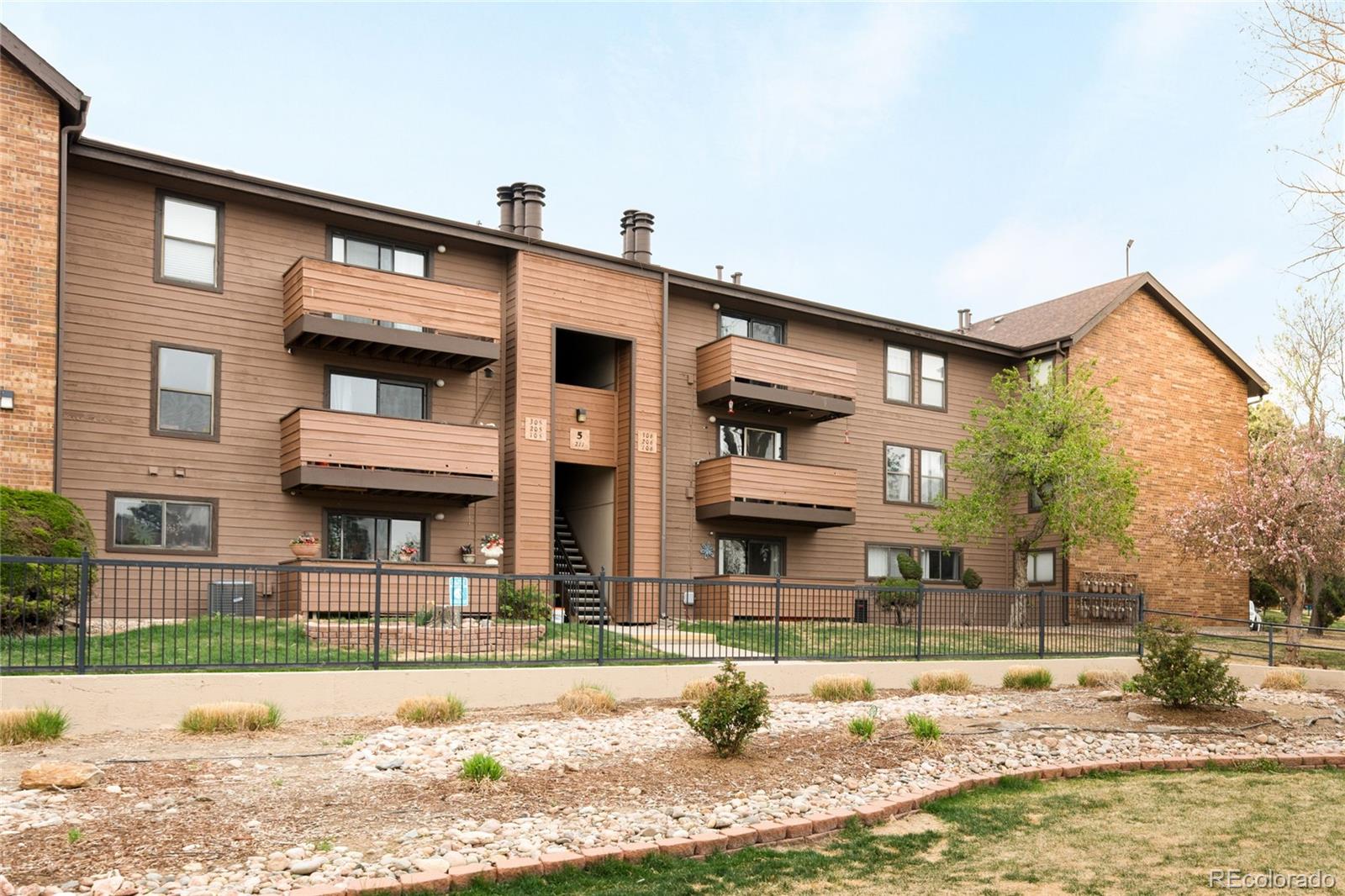211 Wright Street Lakewood CO 80228
