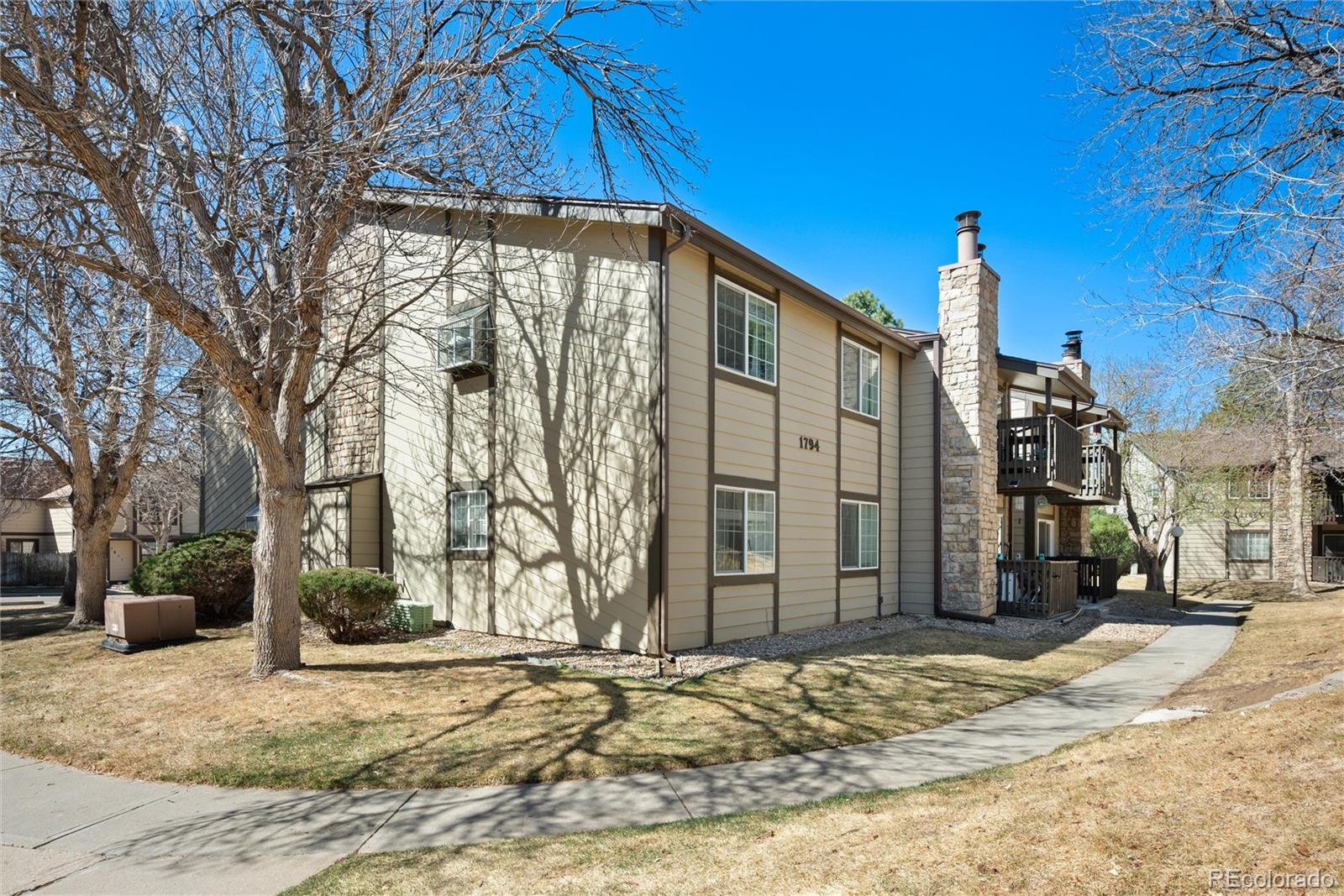 1792 S Pitkin Circle Aurora CO 80017