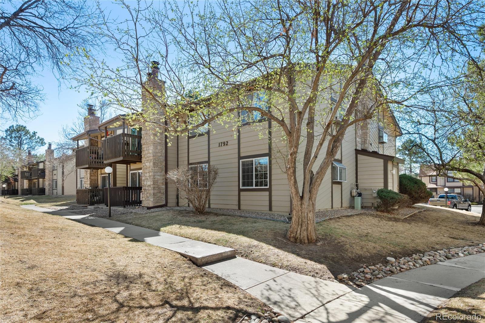 1792 S Pitkin Circle Aurora CO 80017
