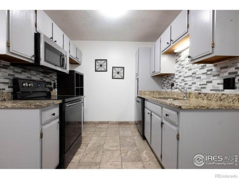 1517 S Owens Street Lakewood CO 80232