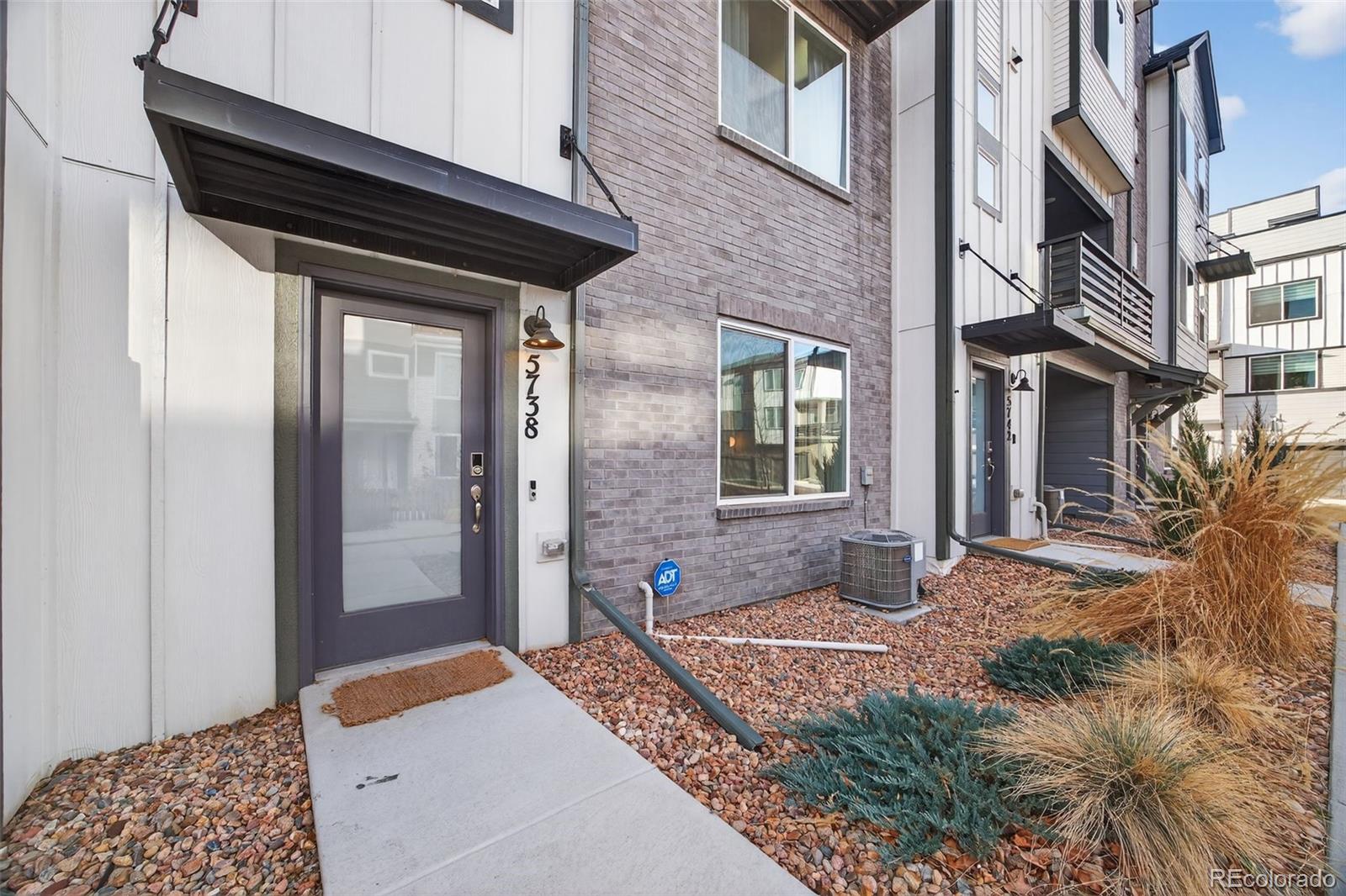 5738 Vivian Street Arvada CO 80002