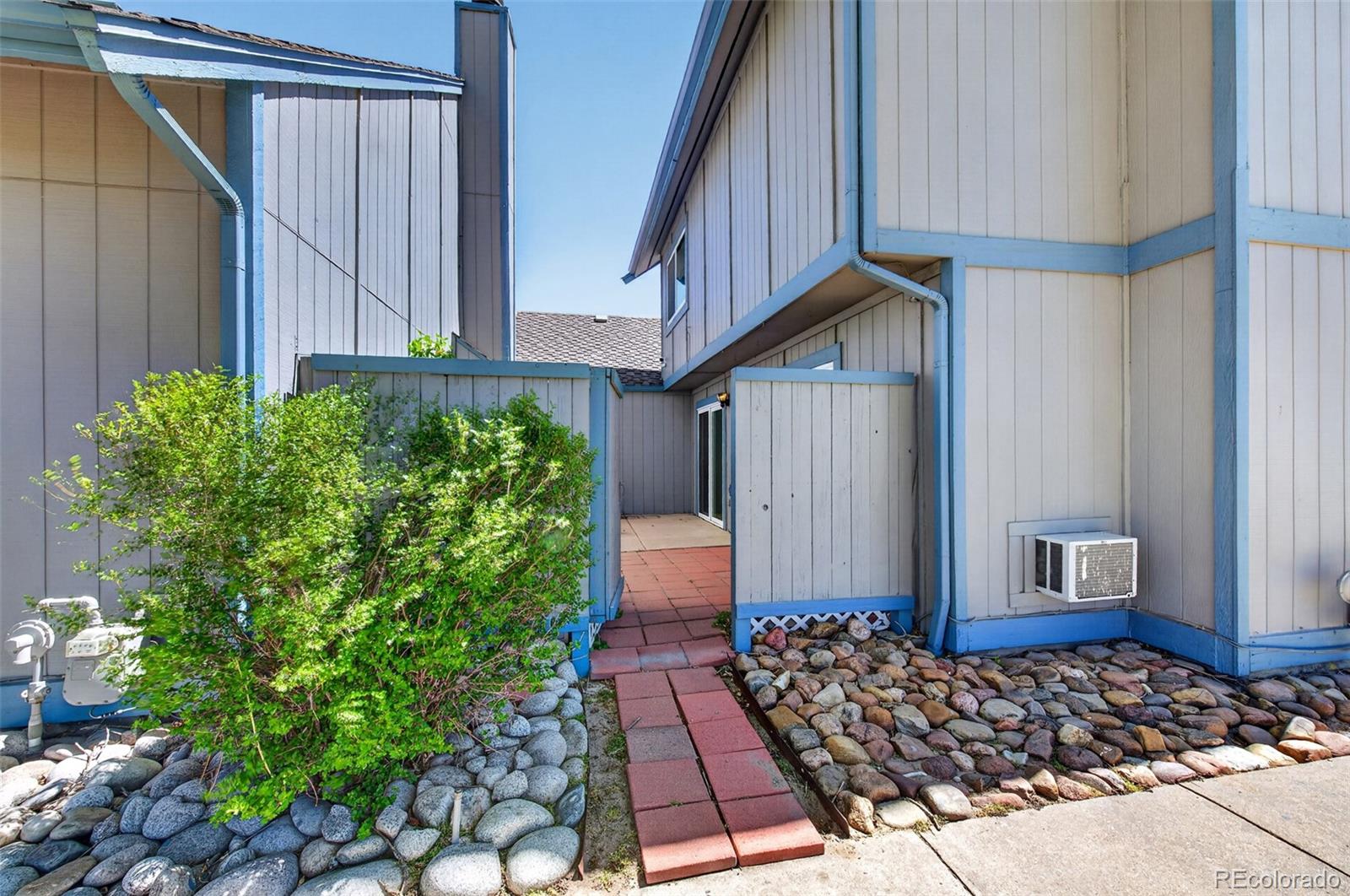 2419 S Worchester Court Aurora CO 80014