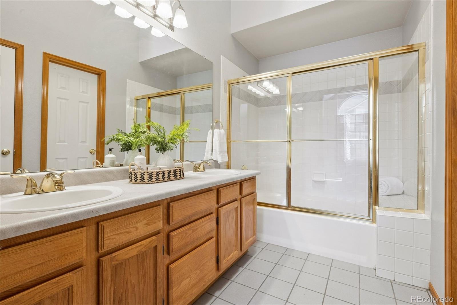 2166 S Troy Way Aurora CO 80014