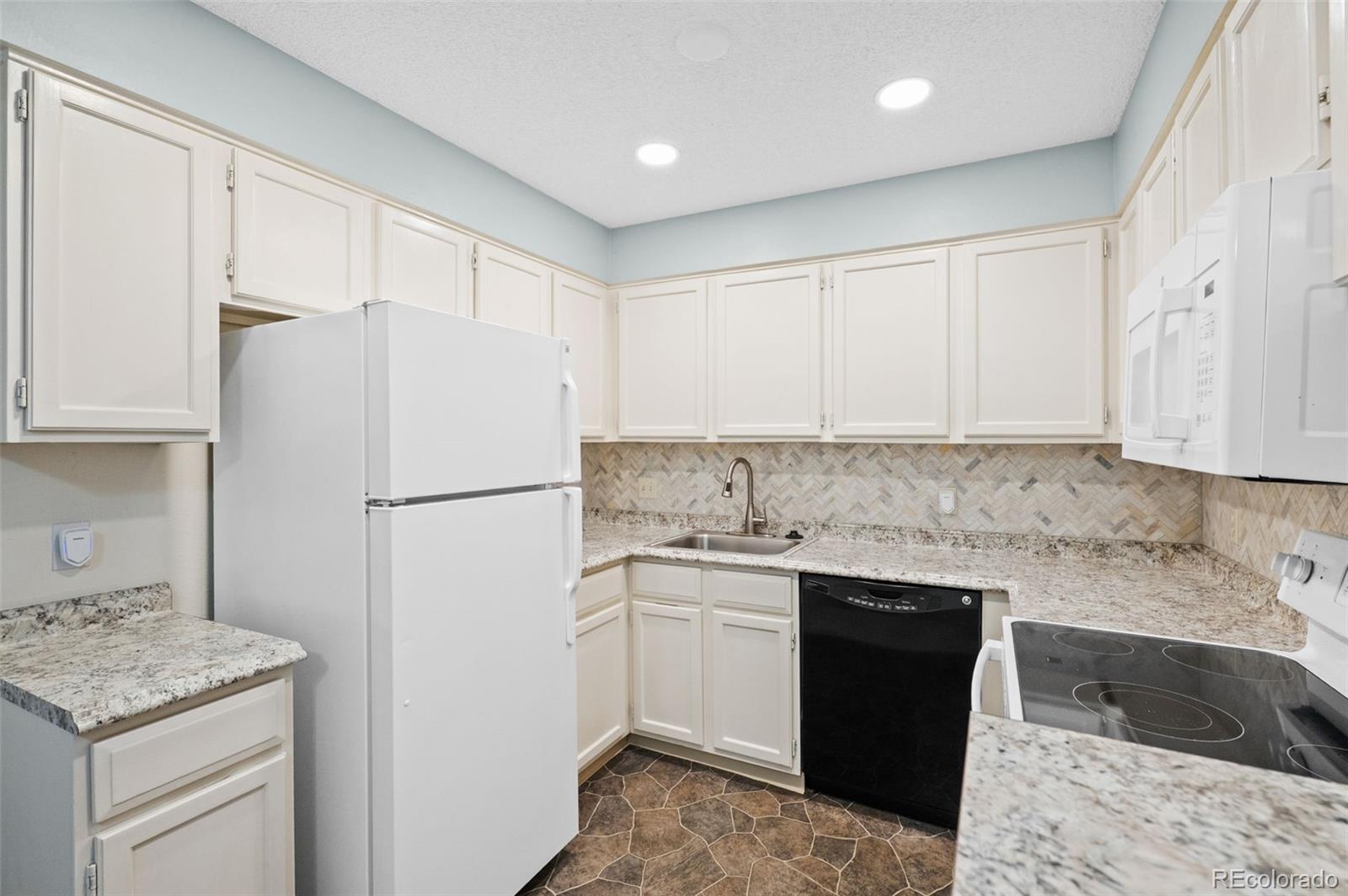 3330 S Ammons Street Lakewood CO 80227