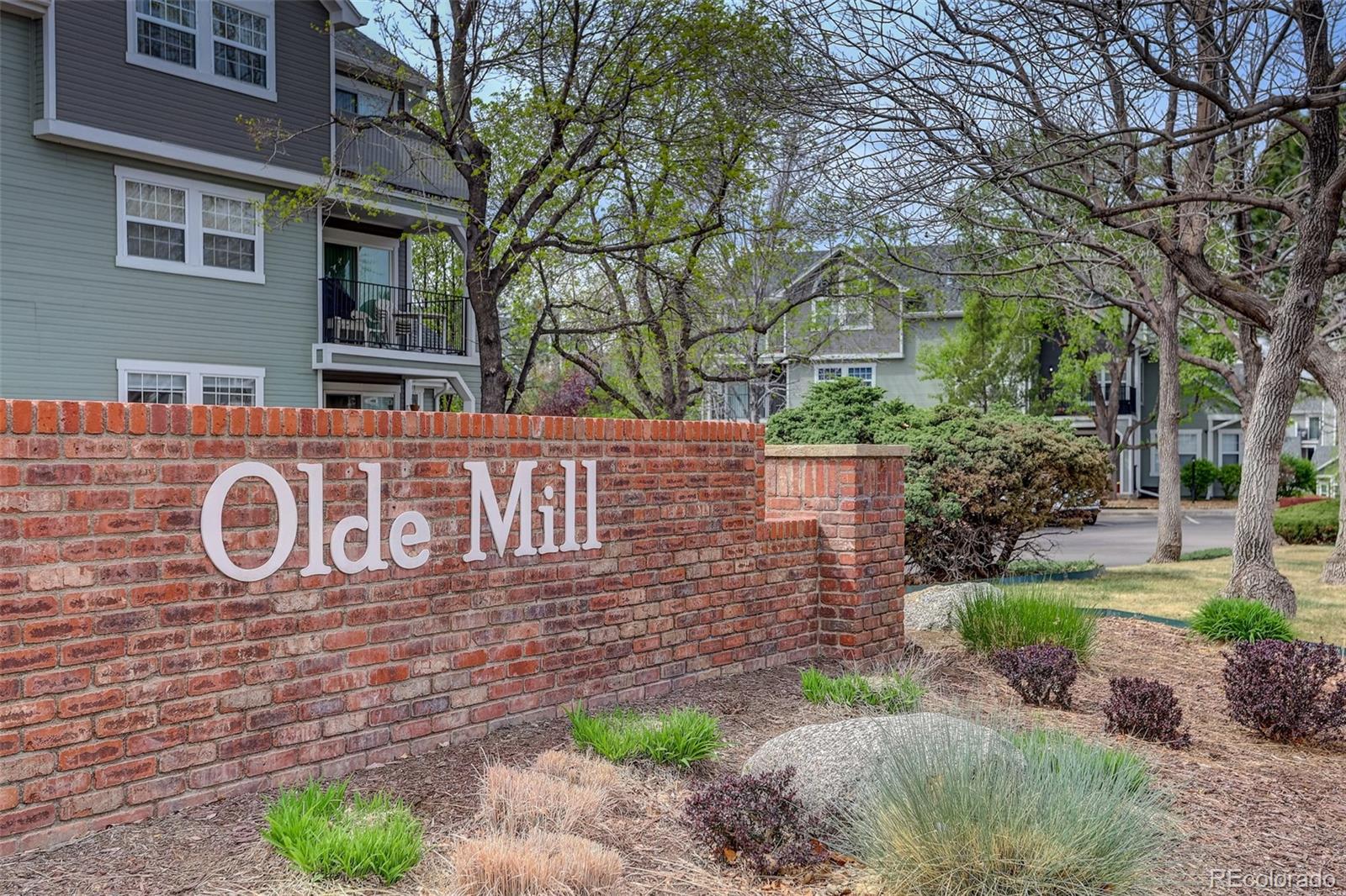 6711 S Ivy Way Centennial CO 80112