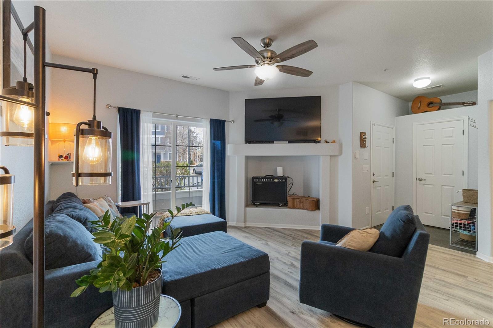 Denver CO, 5255 Memphis Street, Unit 702