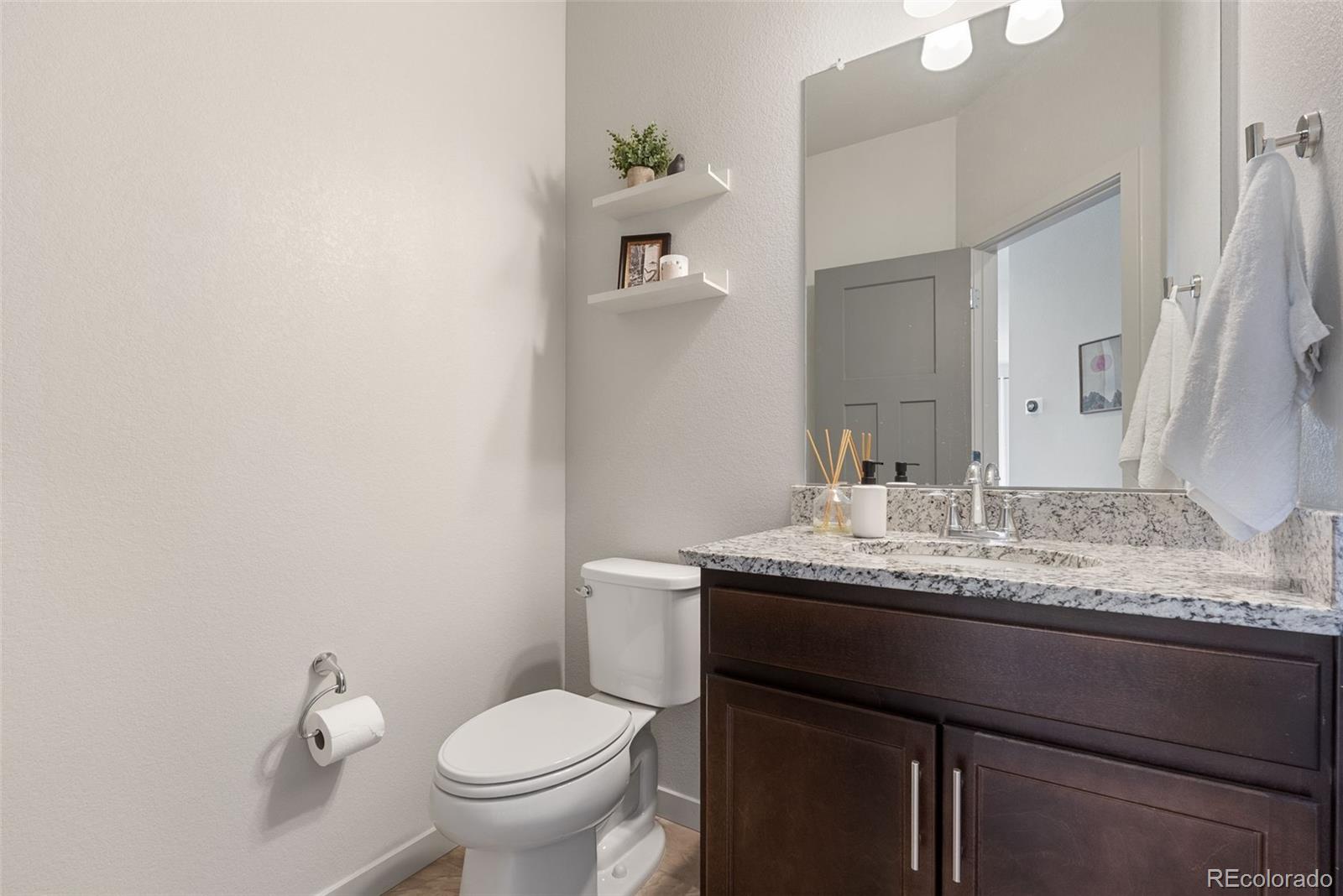 1827 S Helena Aurora CO 80017