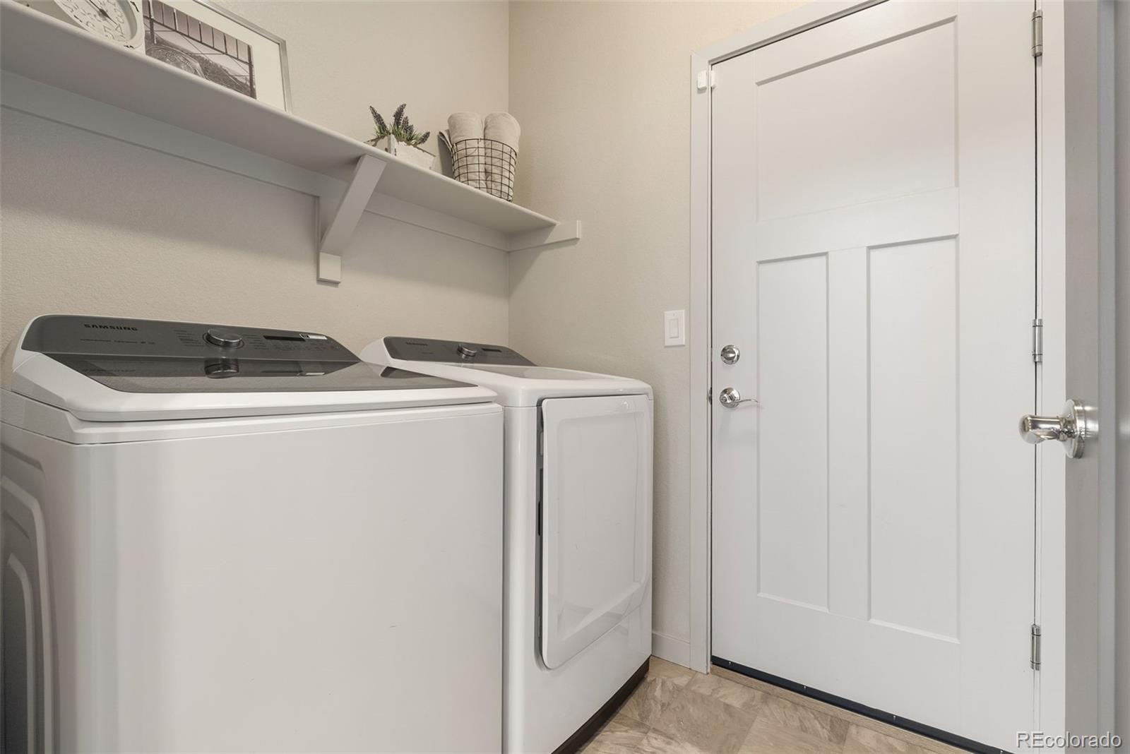 1827 S Helena Aurora CO 80017