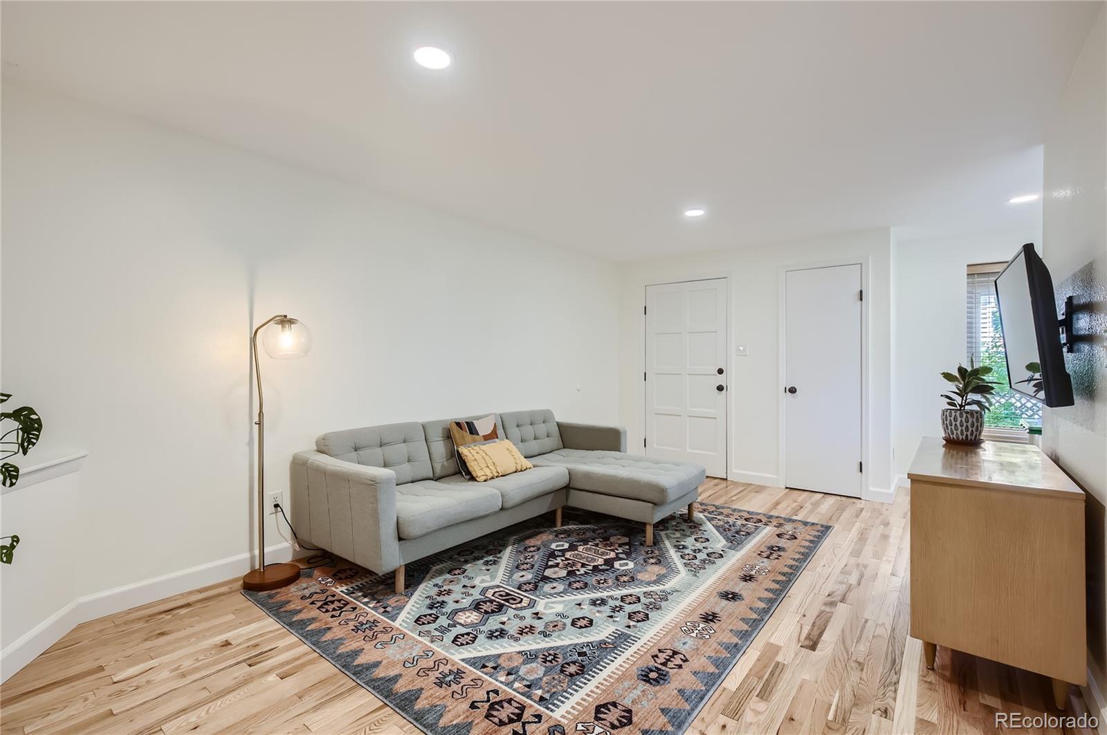 2138 Collyer Street Longmont CO 80501