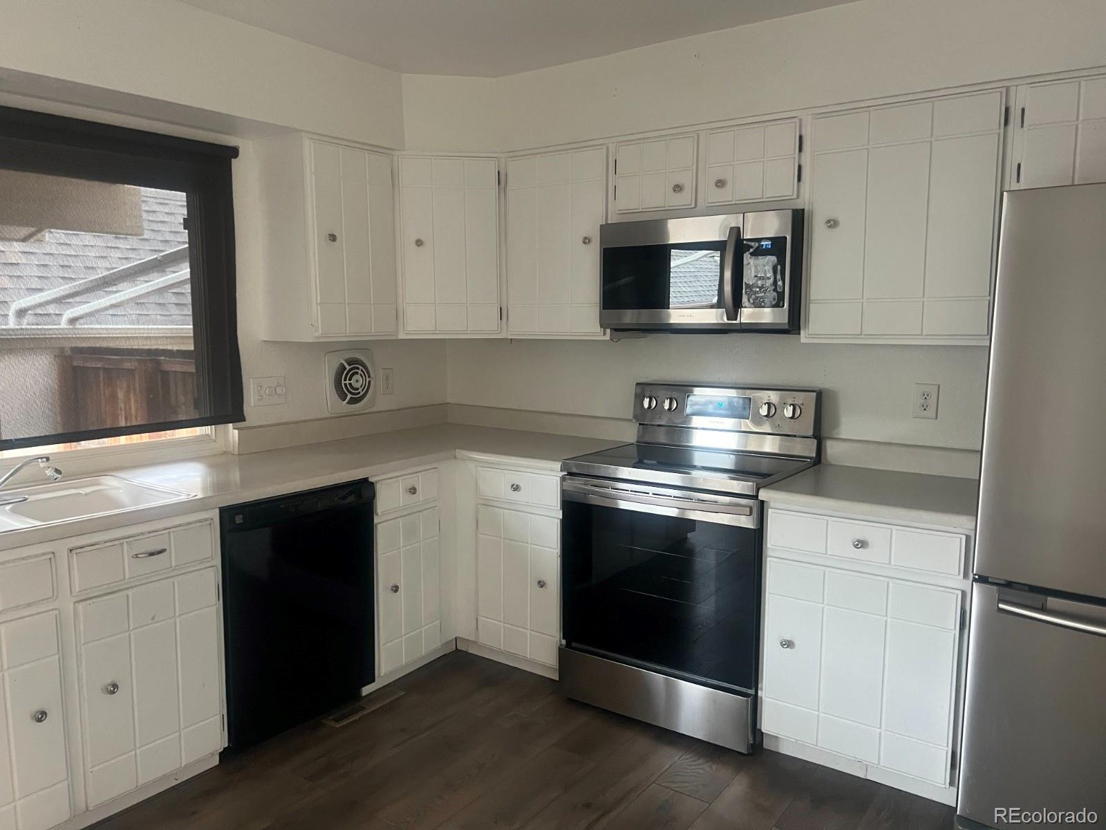 2905 S Vaughn Way Aurora CO 80014