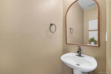 2537 E Nichols Circle Centennial CO 80122