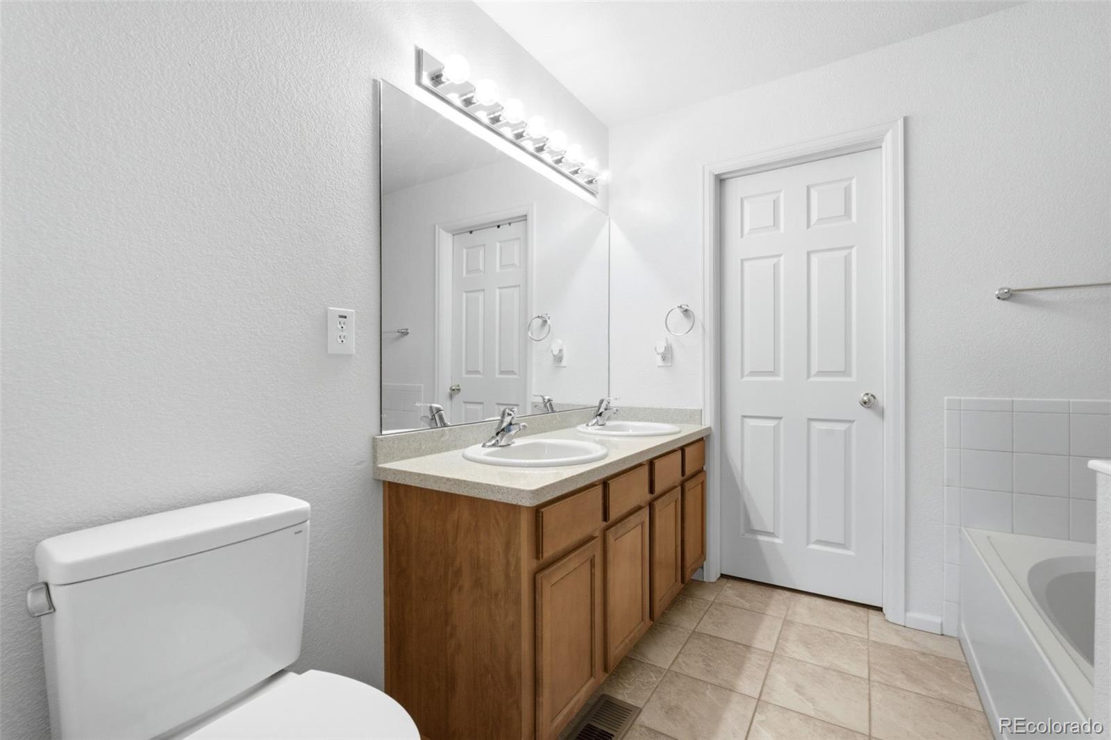 591 S Mobile Place Aurora CO 80017