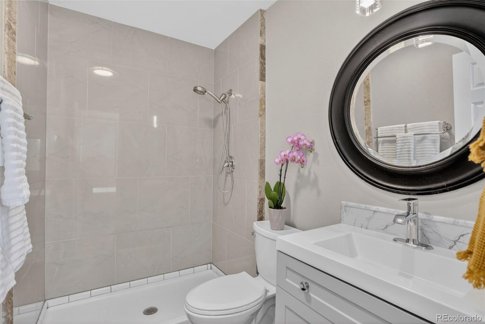 6870 S Broadway Centennial CO 80122