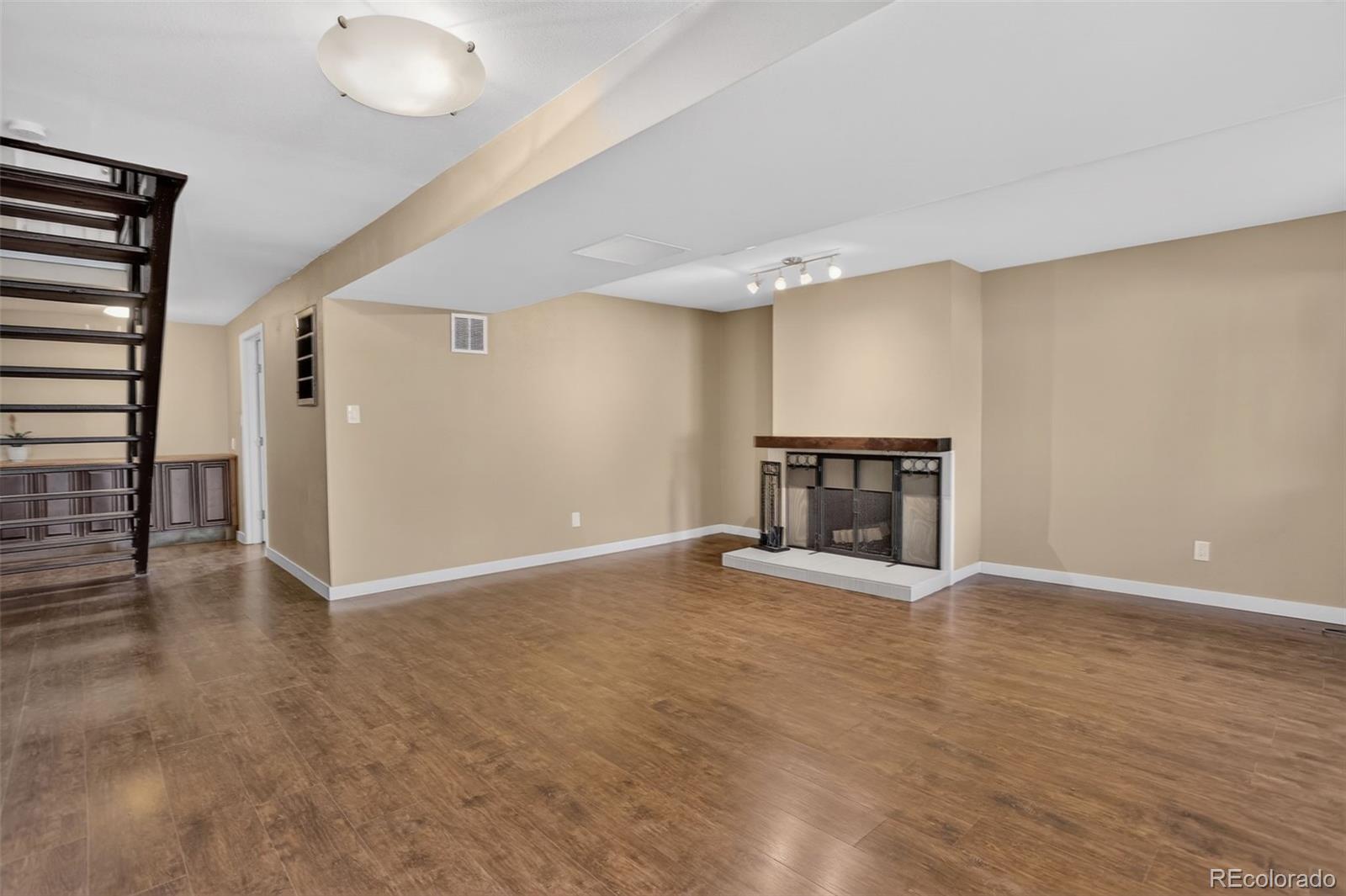 6870 S Broadway Centennial CO 80122