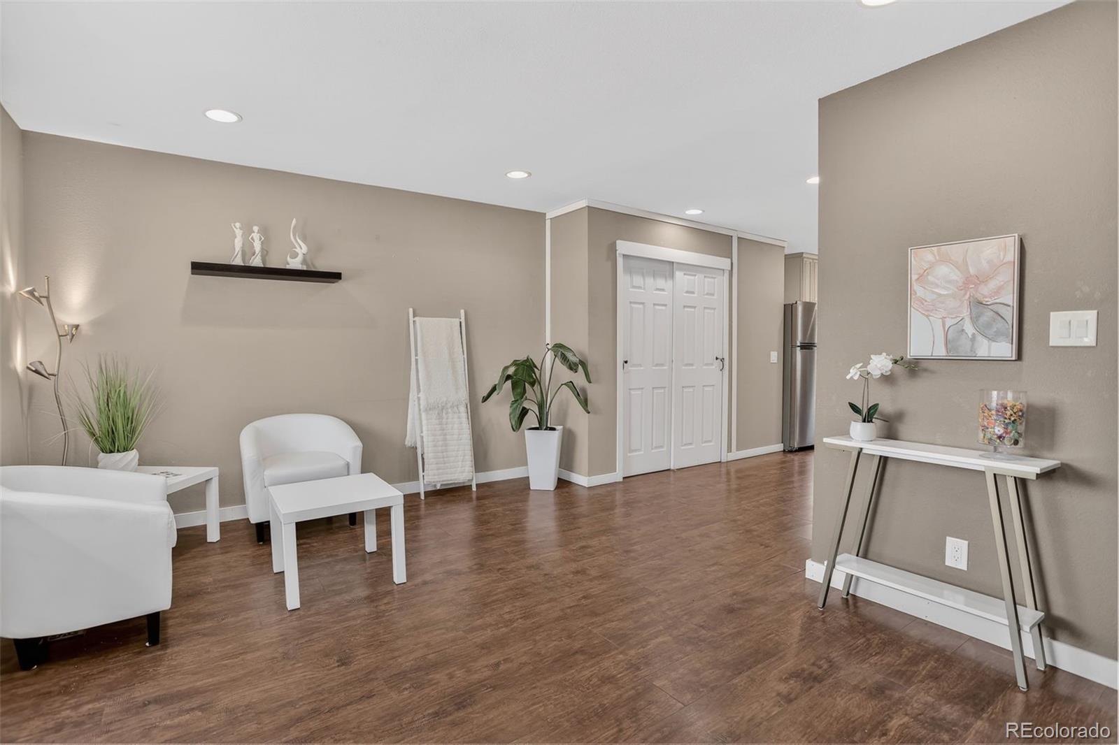 6870 S Broadway Centennial CO 80122