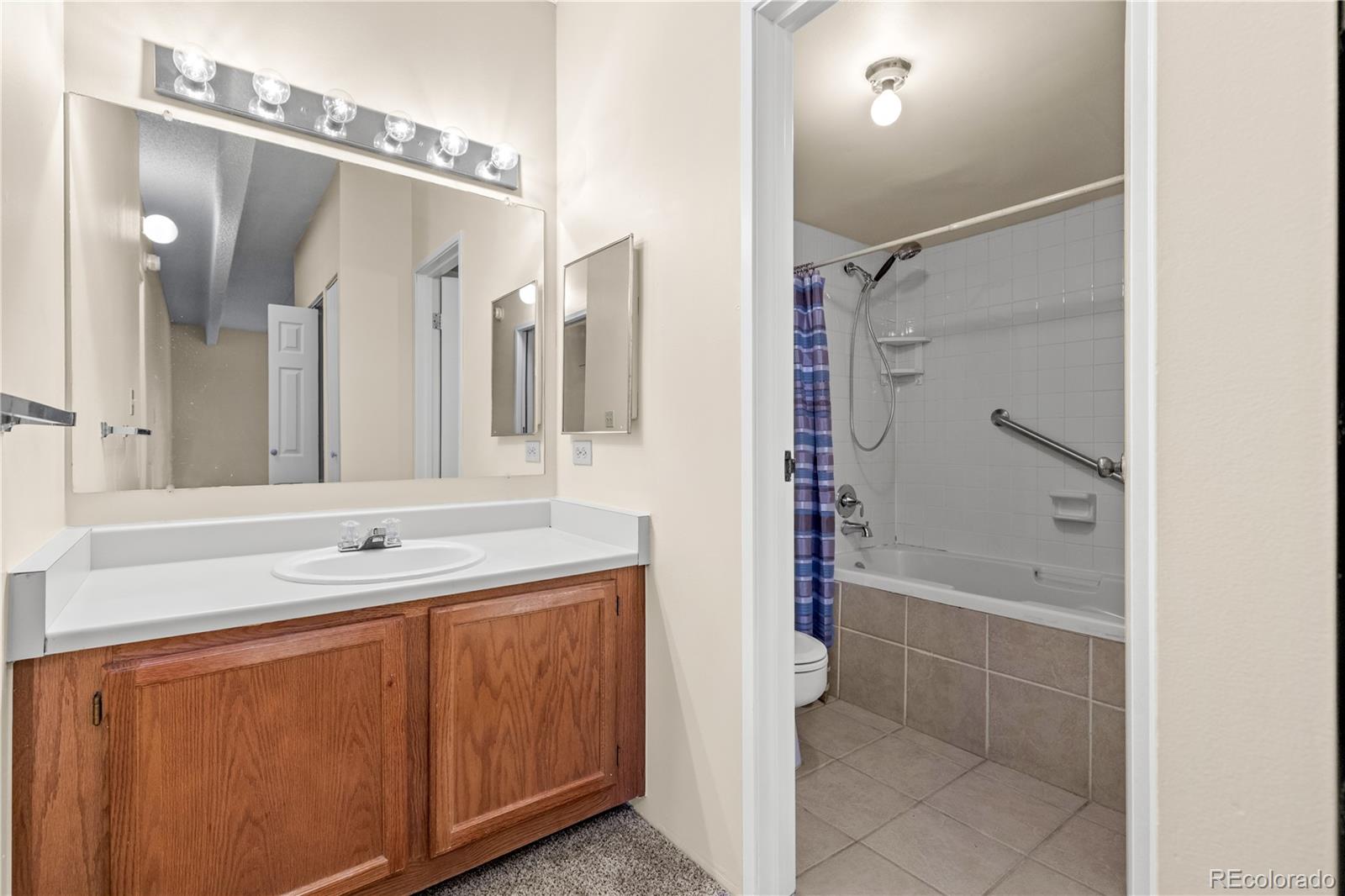 1011 S Ironton Street Aurora CO 80012