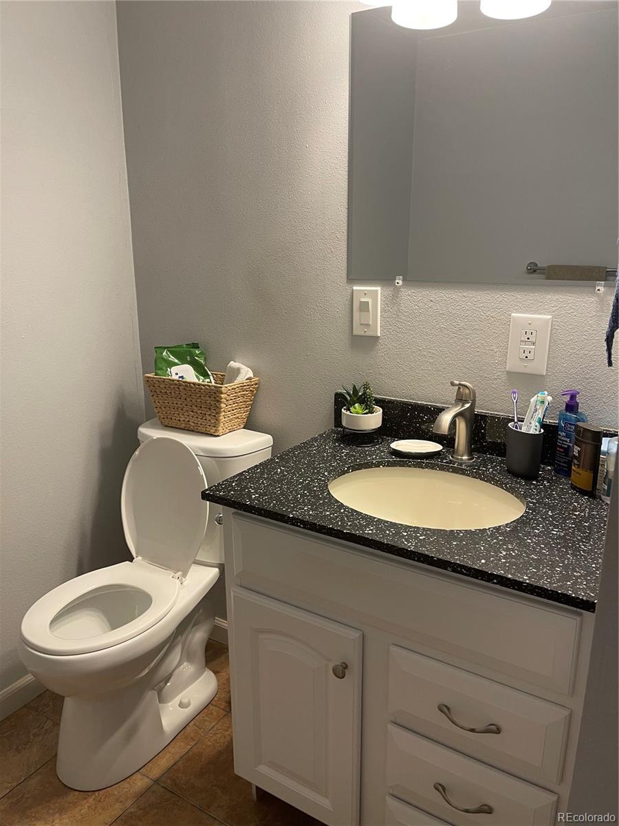 561 E Geneva Street N Aurora CO 80010