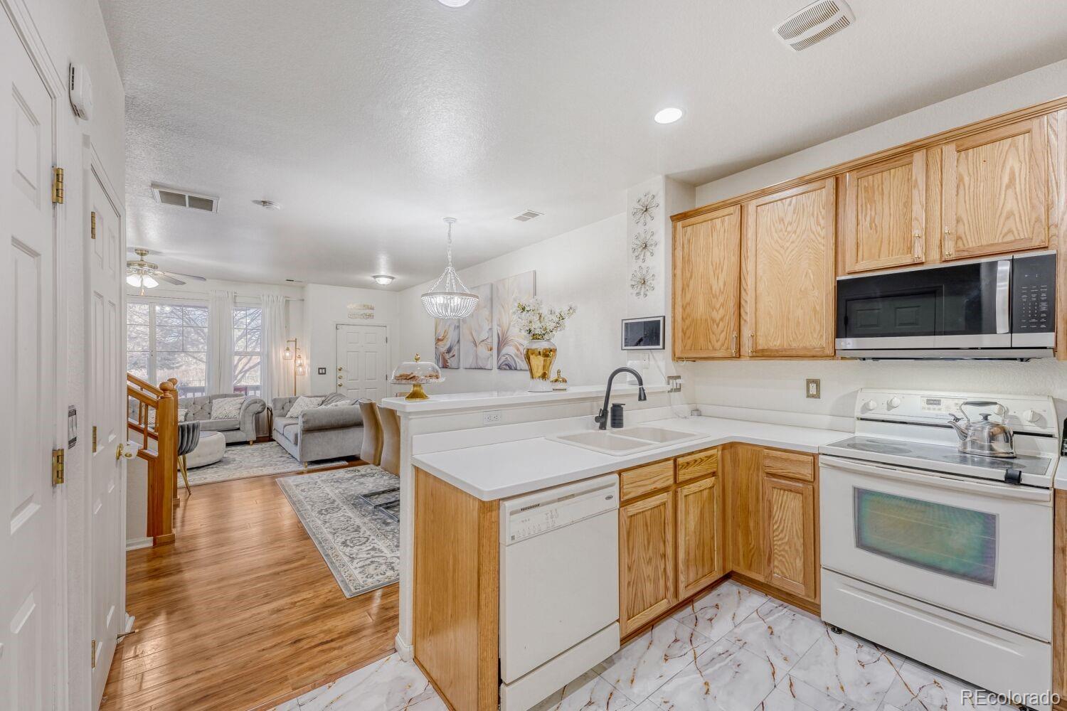 588 S Mobile Place Aurora CO 80017