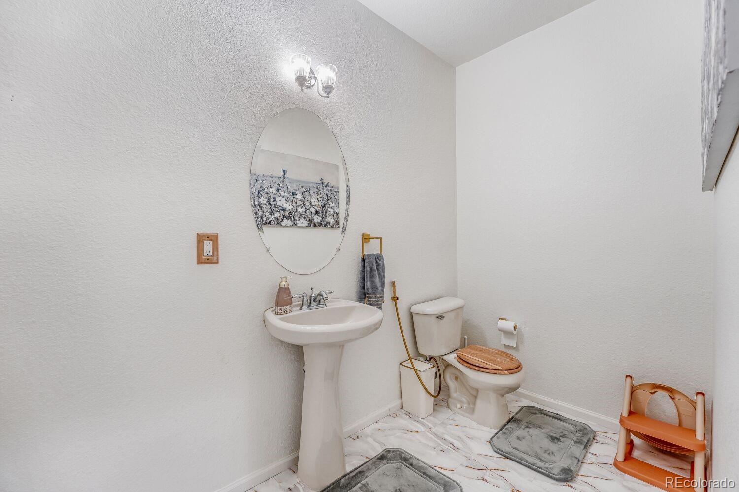 588 S Mobile Place Aurora CO 80017