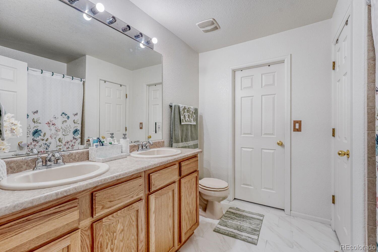 588 S Mobile Place Aurora CO 80017