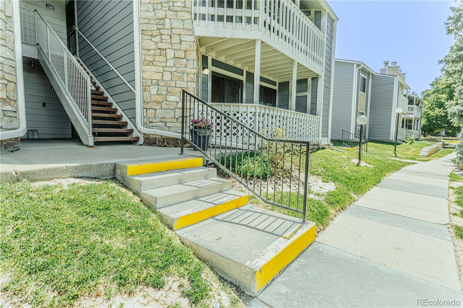 8335 Fairmount Drive Denver CO 80247