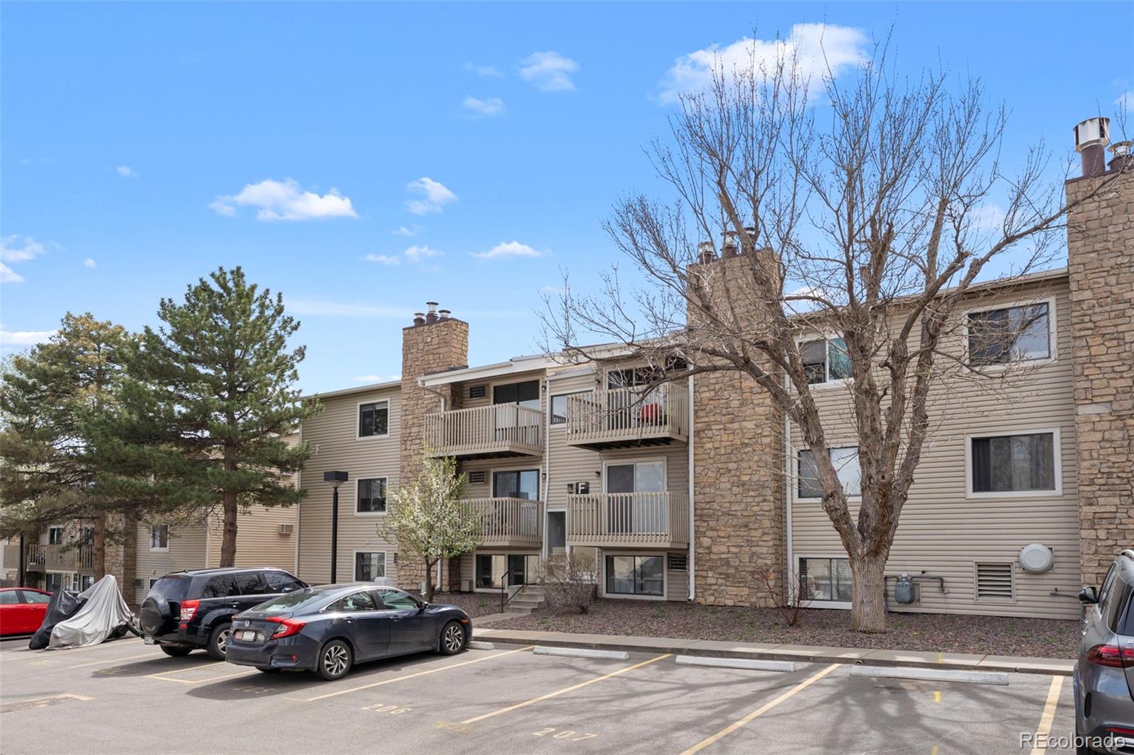 381 S Ames Street Lakewood CO 80226