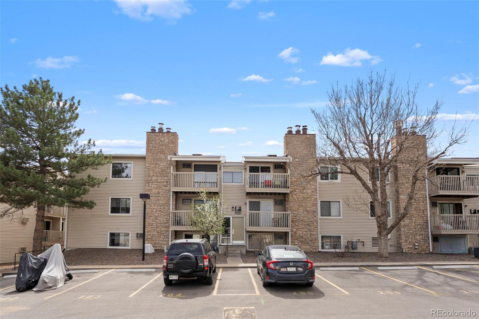 381 S Ames Street Lakewood CO 80226
