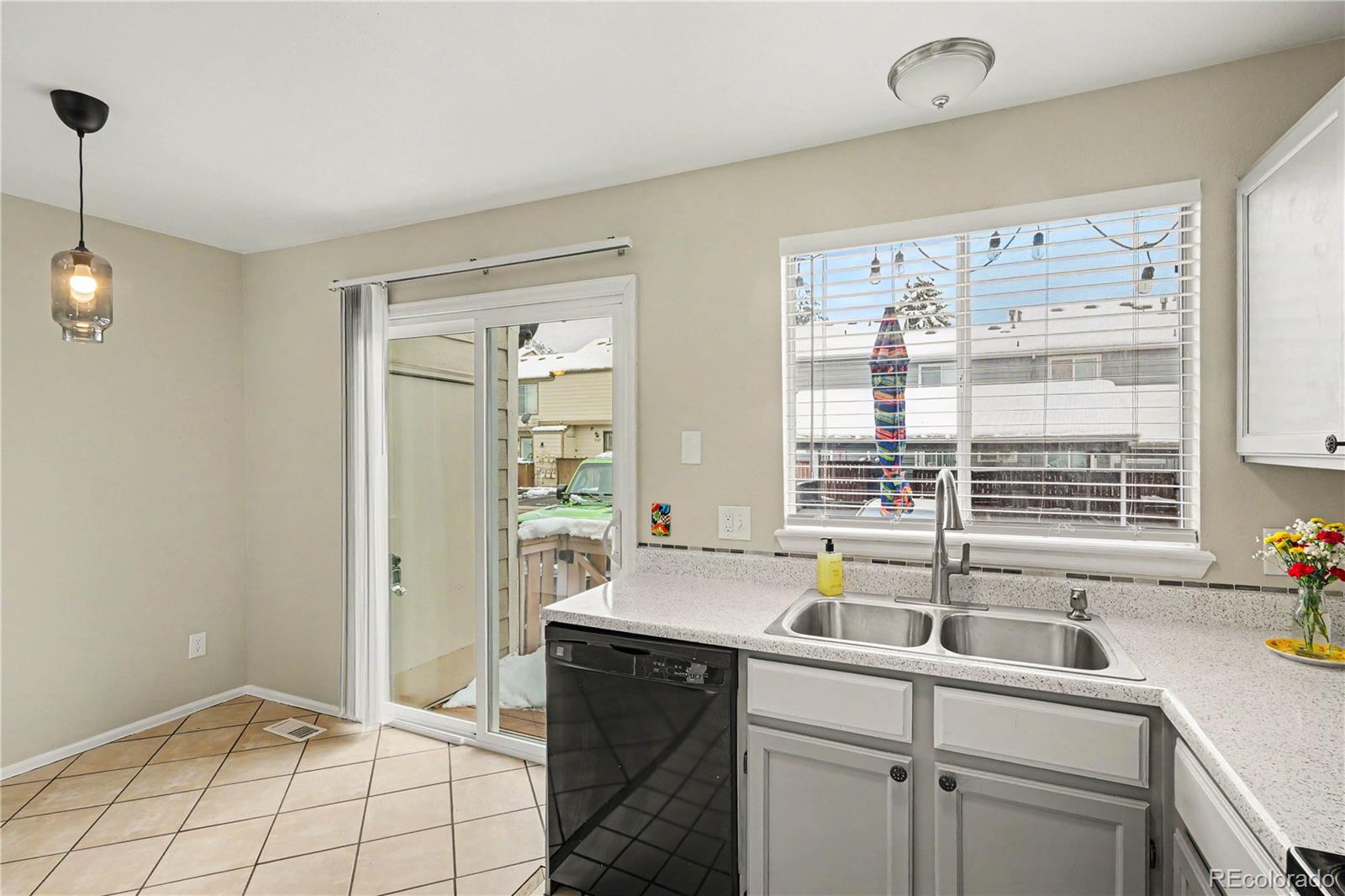 828 Summer Drive Highlands Ranch CO 80126