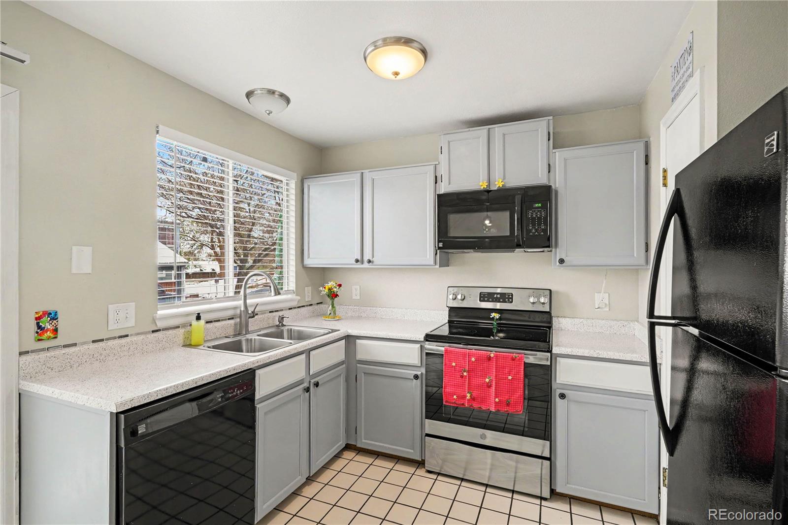 828 Summer Drive Highlands Ranch CO 80126