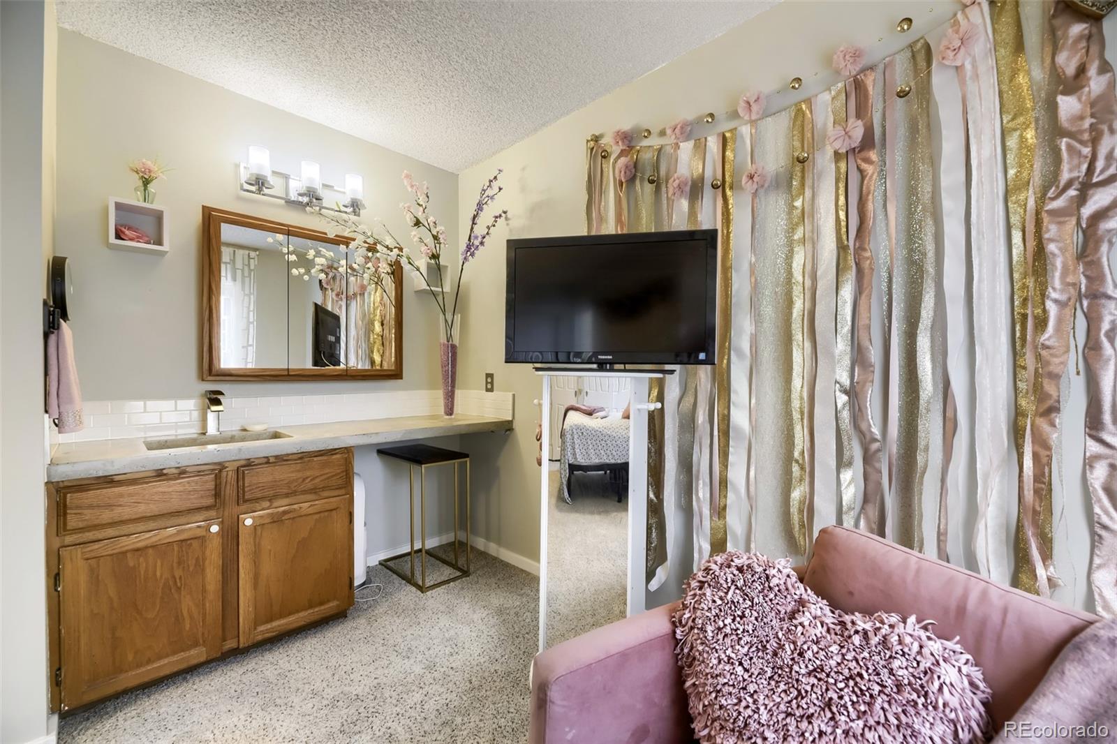 2036 S Balsam Street Lakewood CO 80227