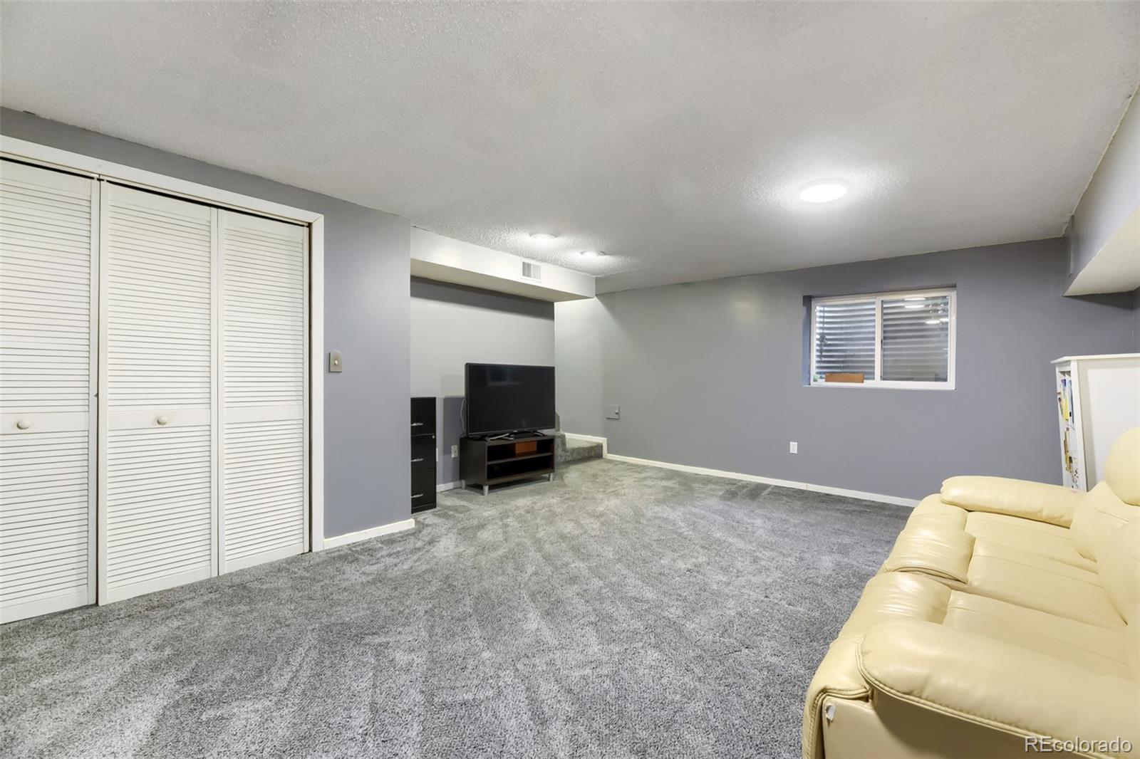 2036 S Balsam Street Lakewood CO 80227