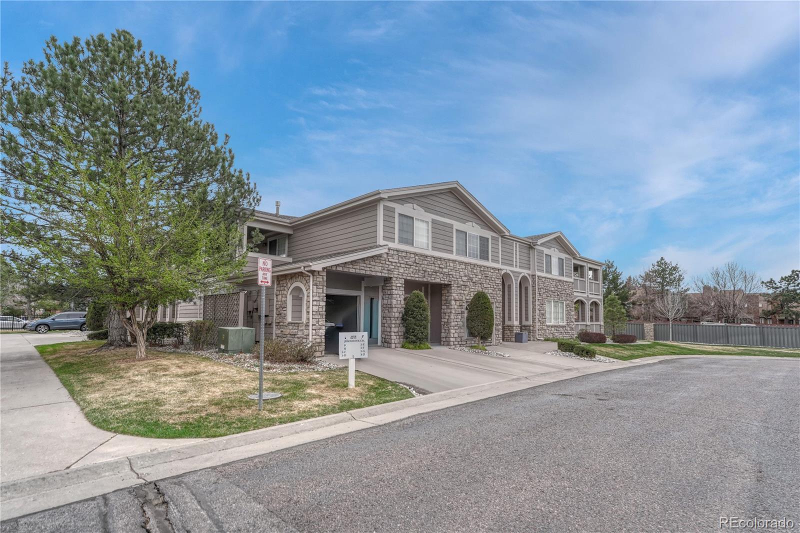 4251 S Blackhawk Circle Aurora CO 80014