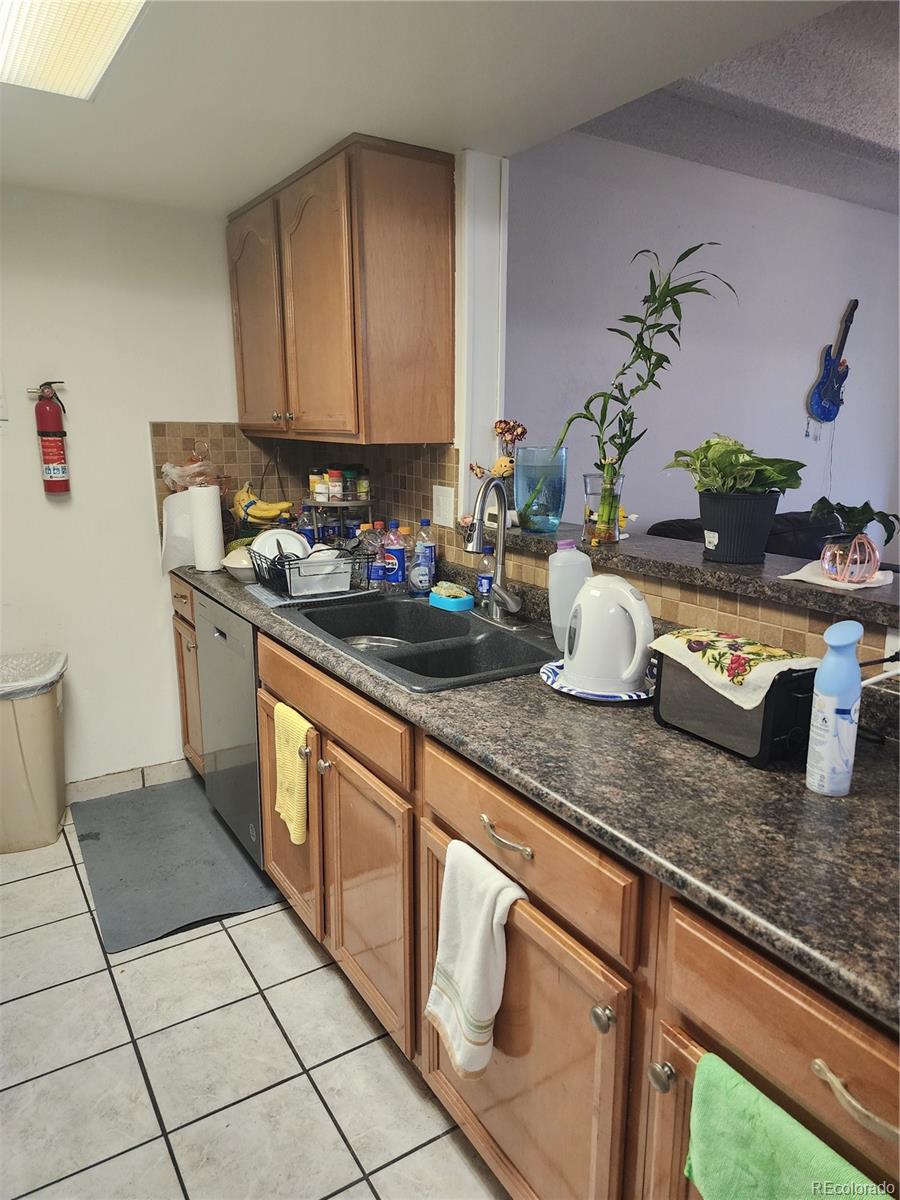 1011 S Ironton Street Aurora CO 80012