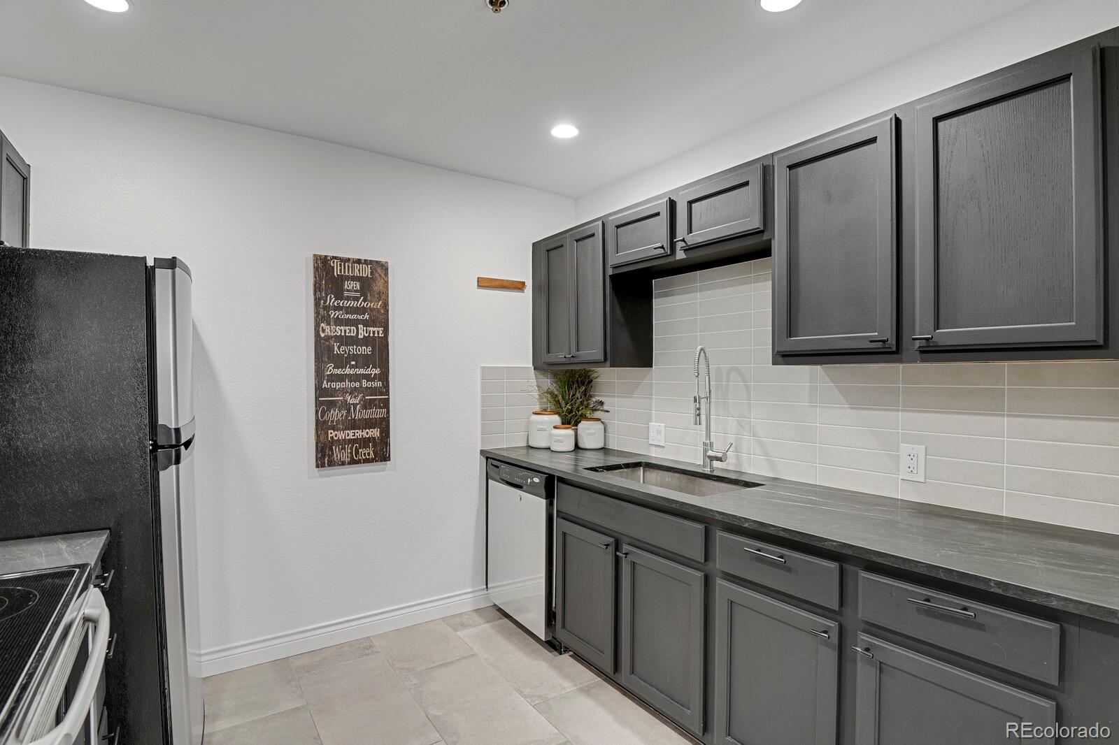 3249 W Fairview Place Denver CO 80211