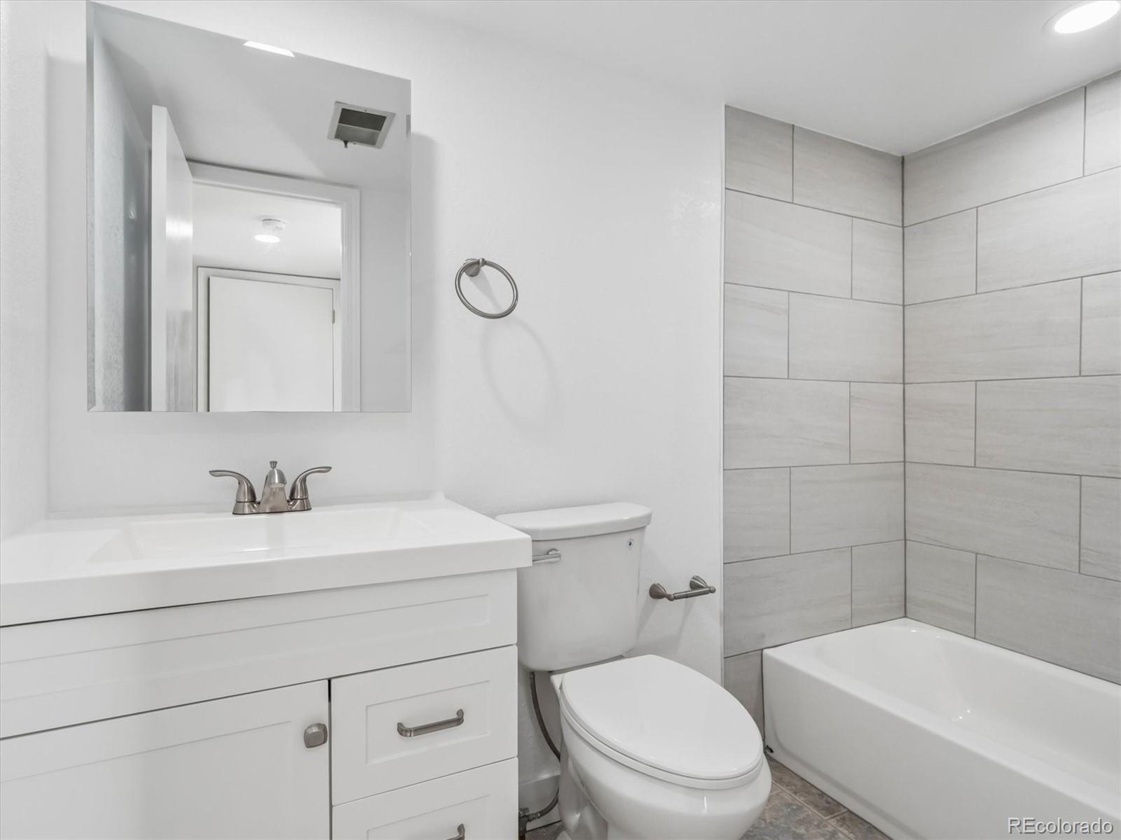 5250 S Huron Way Littleton CO 80120