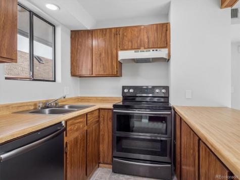 5250 S Huron Way Littleton CO 80120