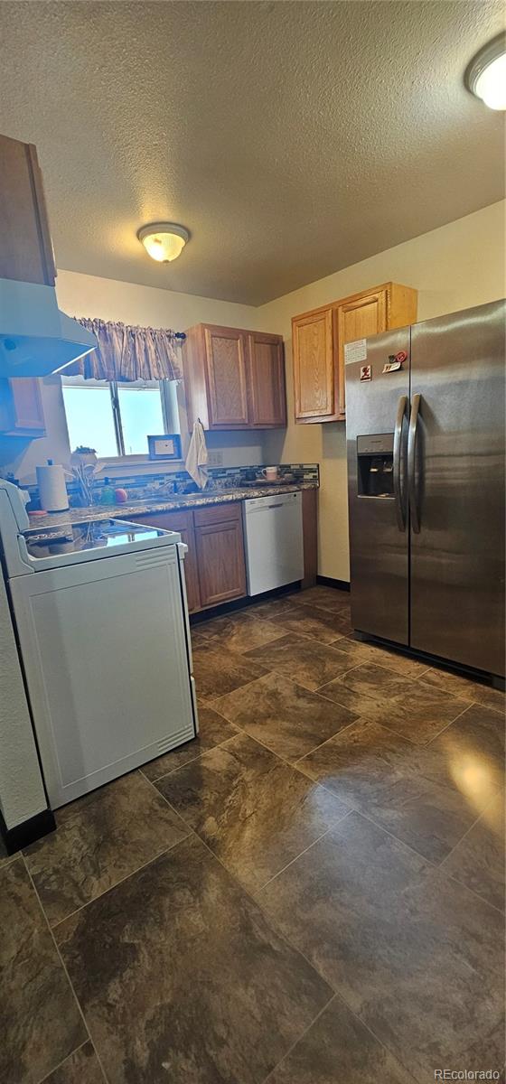 708 W 1st Avenue Kit Carson CO 80825