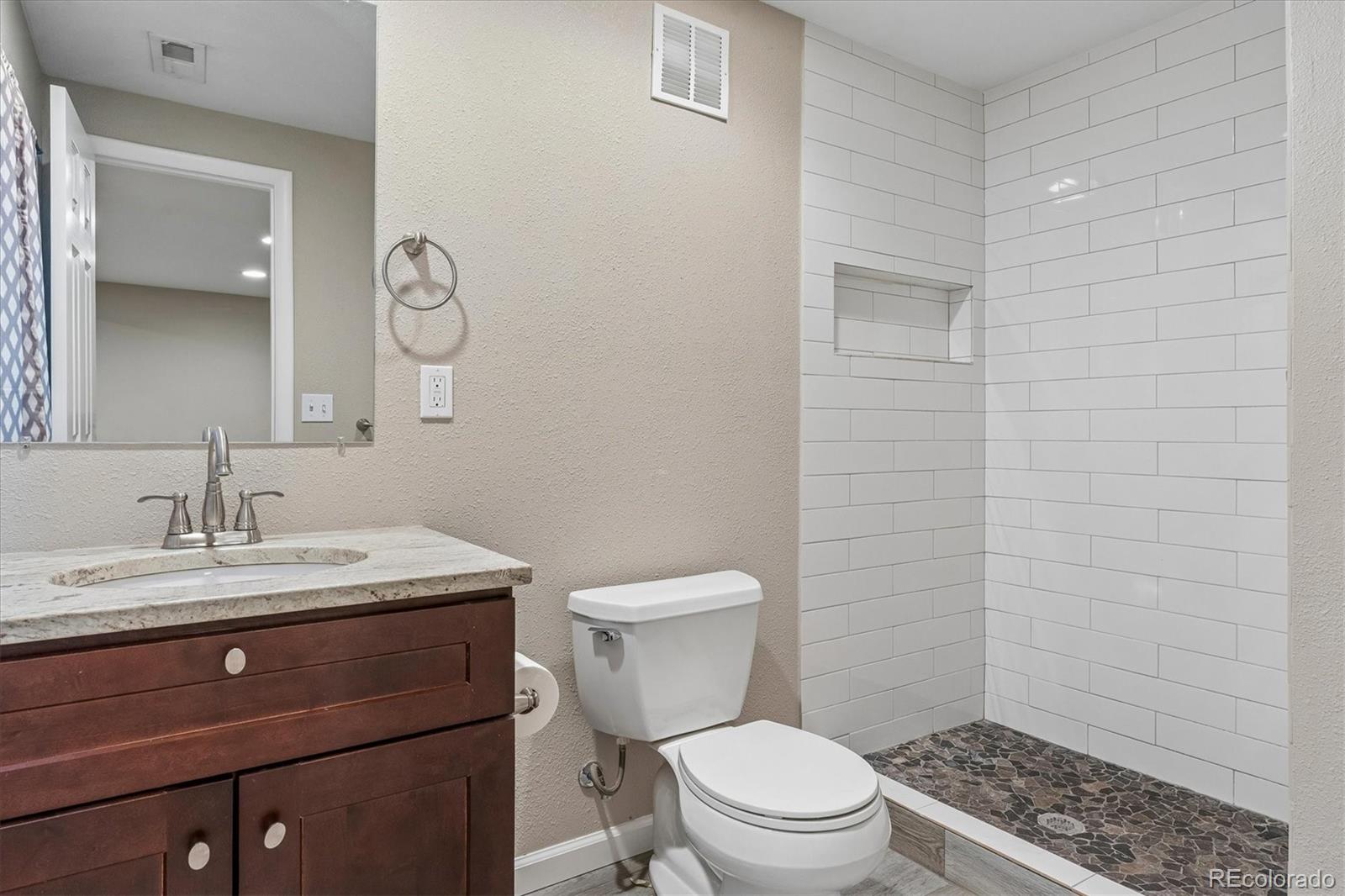 2821 W Long Drive Littleton CO 80120