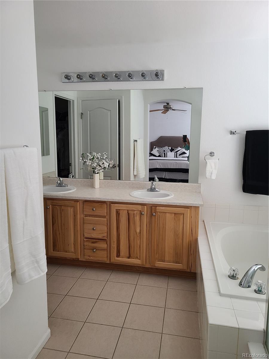 9492 Cedarhurst Lane Highlands Ranch CO 80129