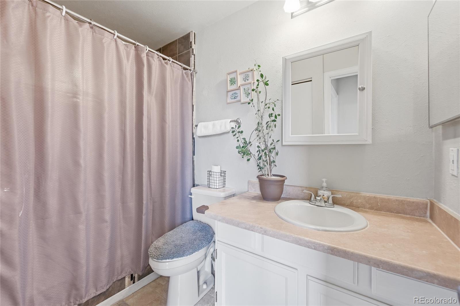 8910 Fox Drive Thornton CO 80260