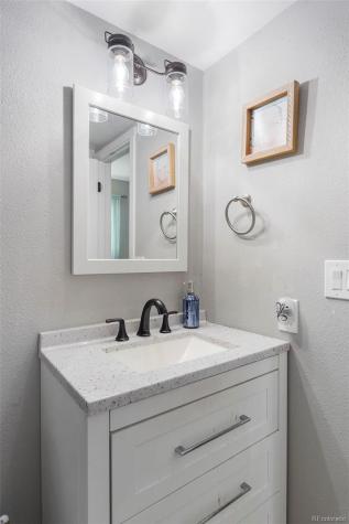 904 S Walden Way Aurora CO 80017