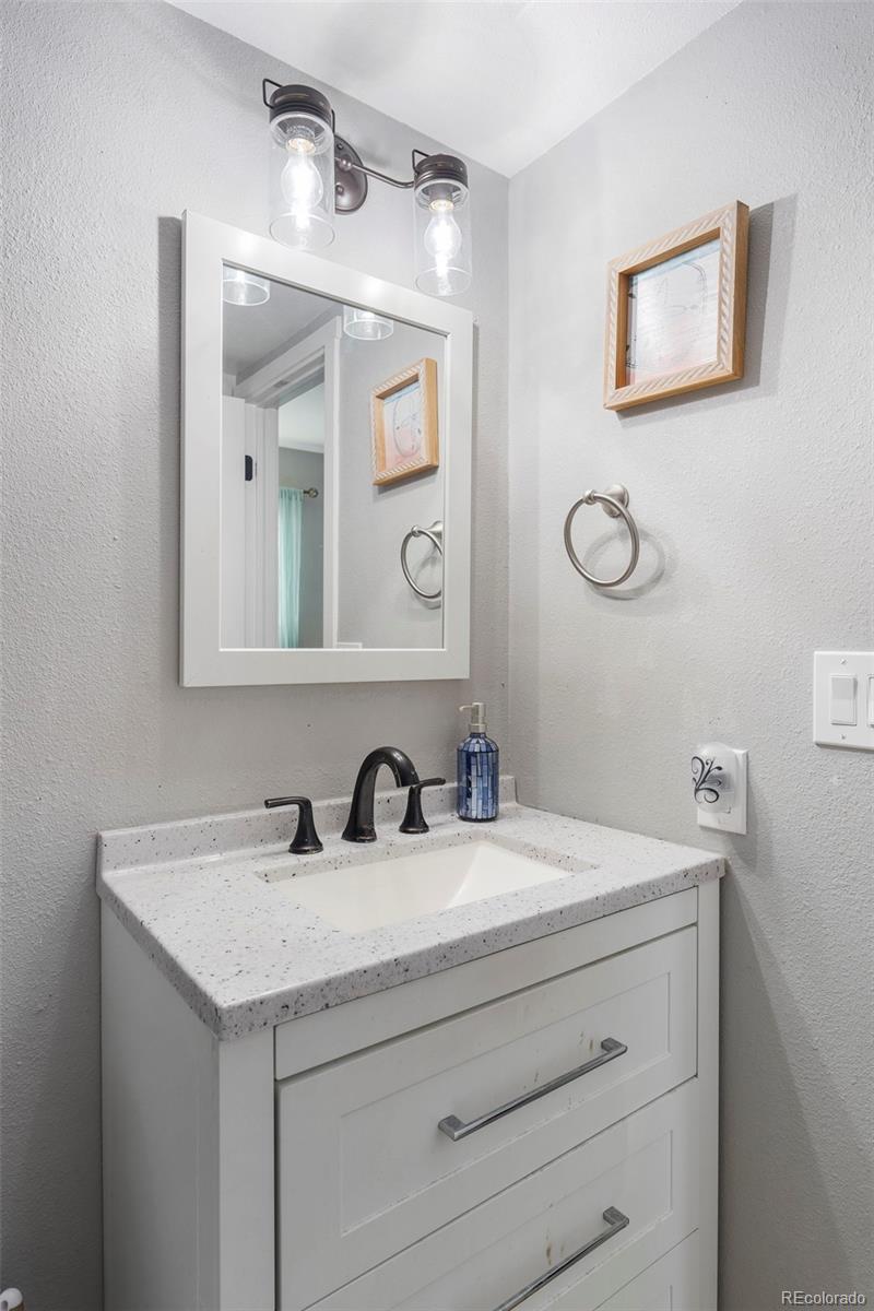904 S Walden Way Aurora CO 80017