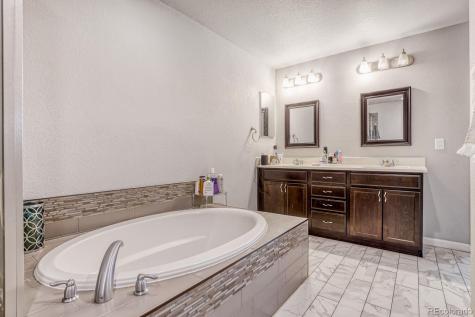 1871 S Buchanan Circle Aurora CO 80018