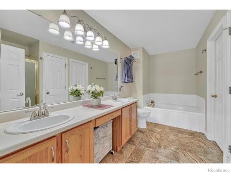 4251 S Blackhawk Circle Aurora CO 80014