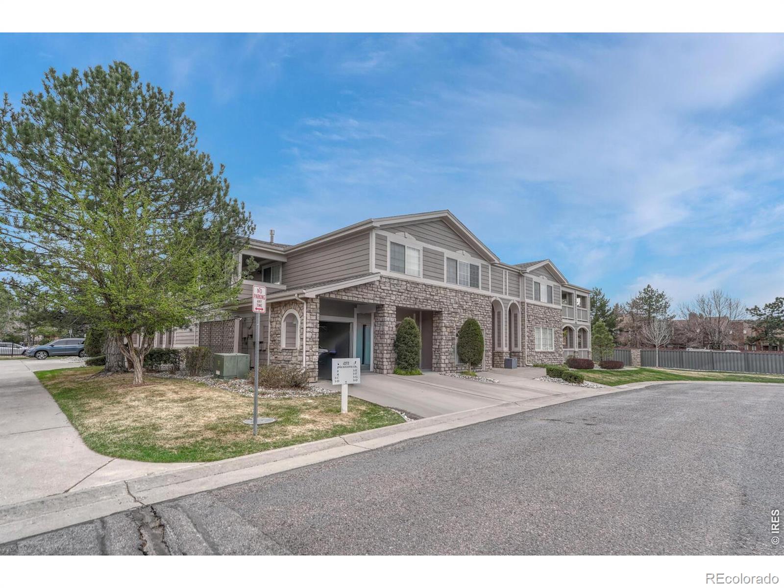 4251 S Blackhawk Circle Aurora CO 80014
