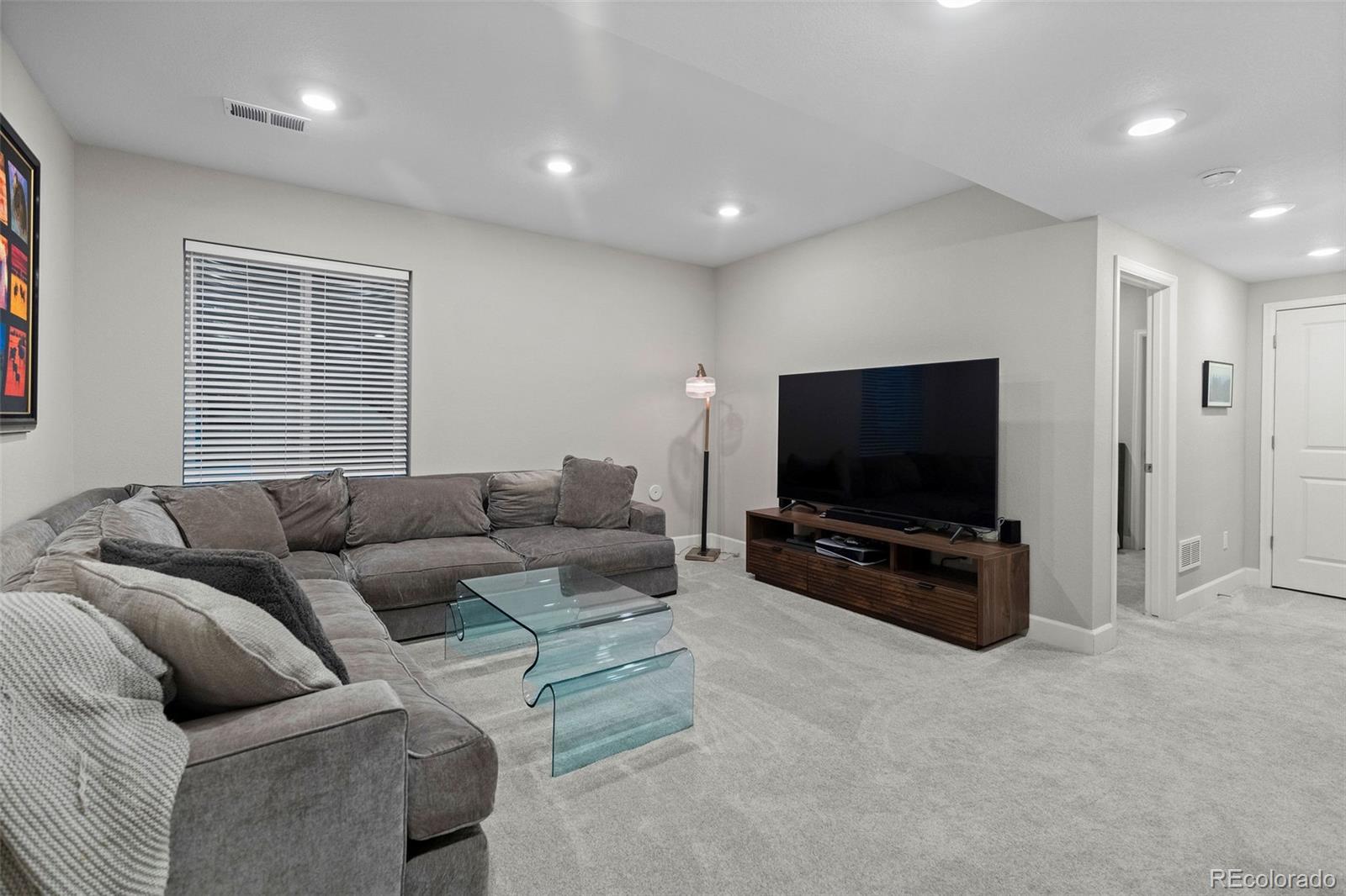6365 N Dallas Court Denver CO 80238