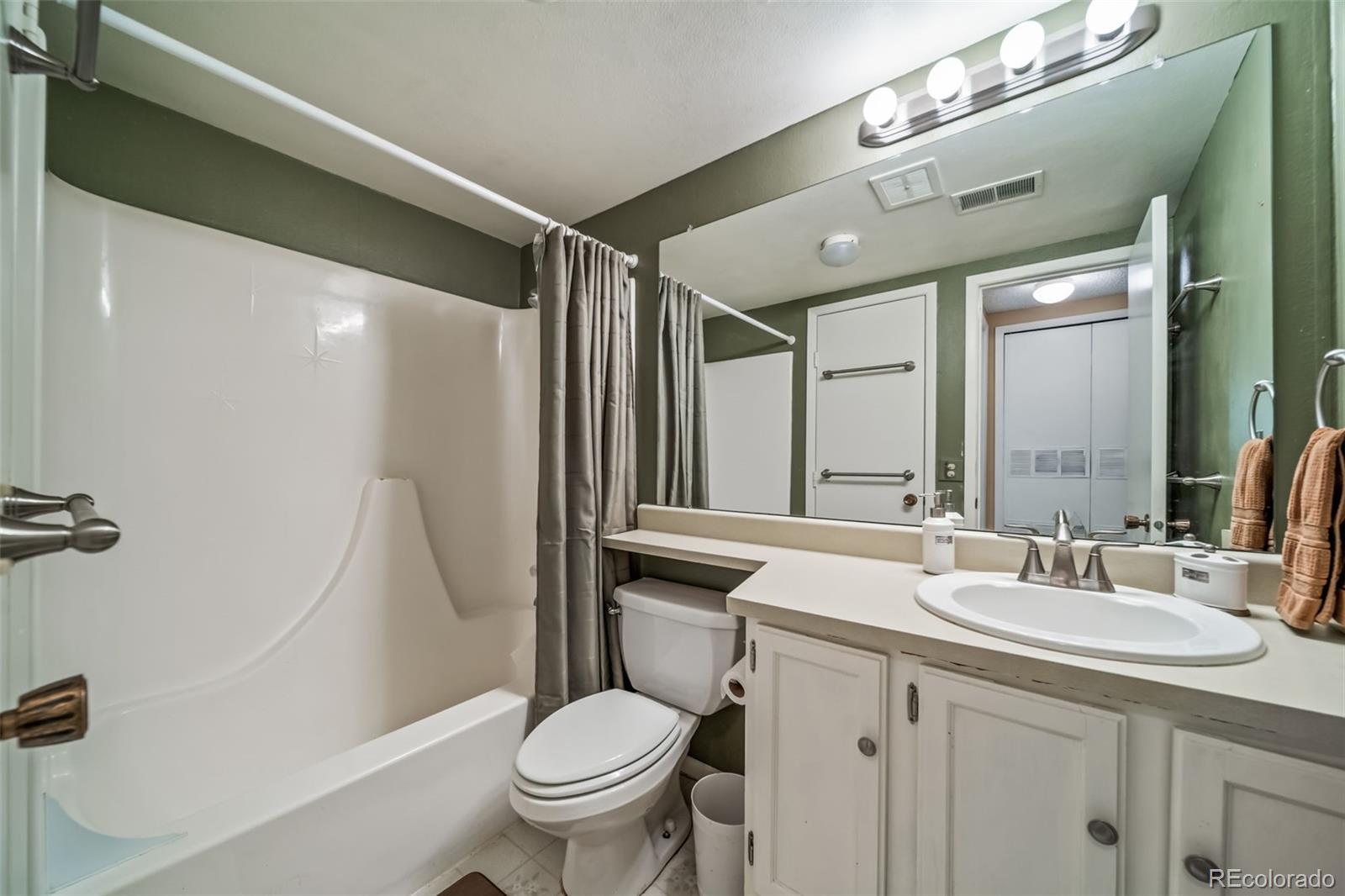 7069 S Knolls Way Centennial CO 80122