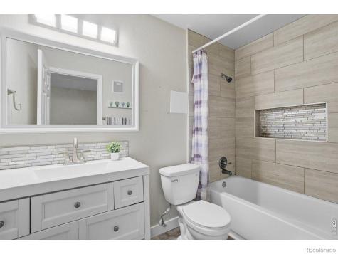 4450 S Pitkin Street Aurora CO 80015