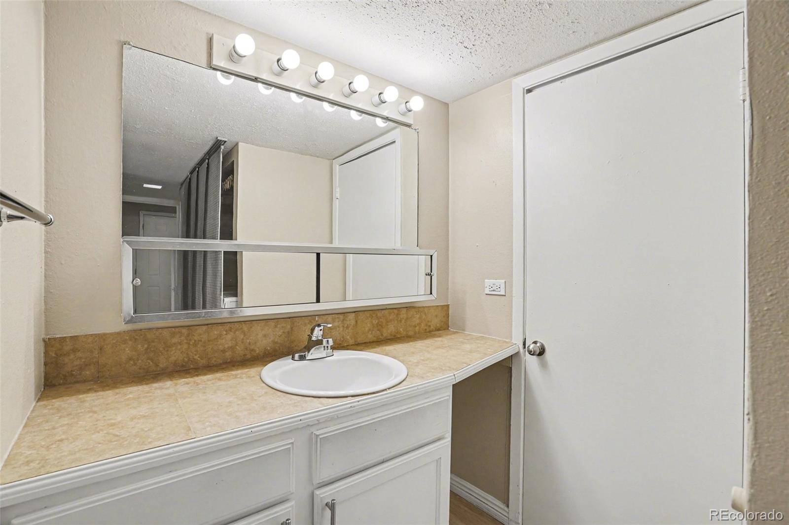 3426 S Locust Street Denver CO 80222